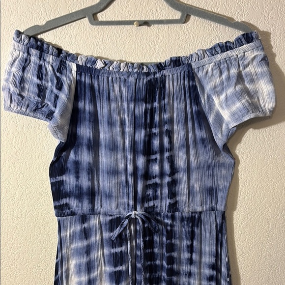 Blue and White Ruched Maxi Dress with Cap Raglan Sleeves - Picture 6 of 11